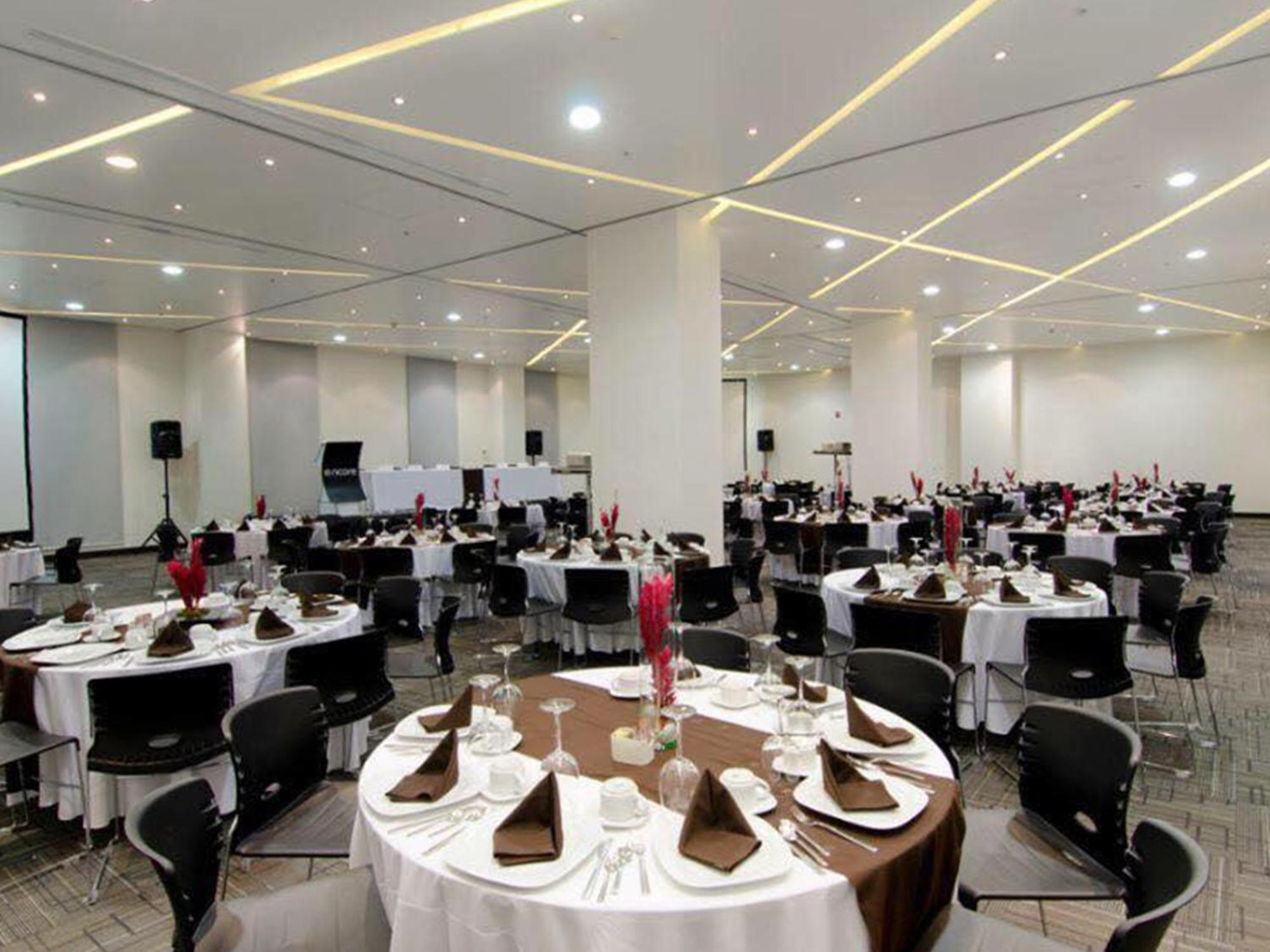 Ramada Encore By Wyndham Aguascalientes Exterior foto